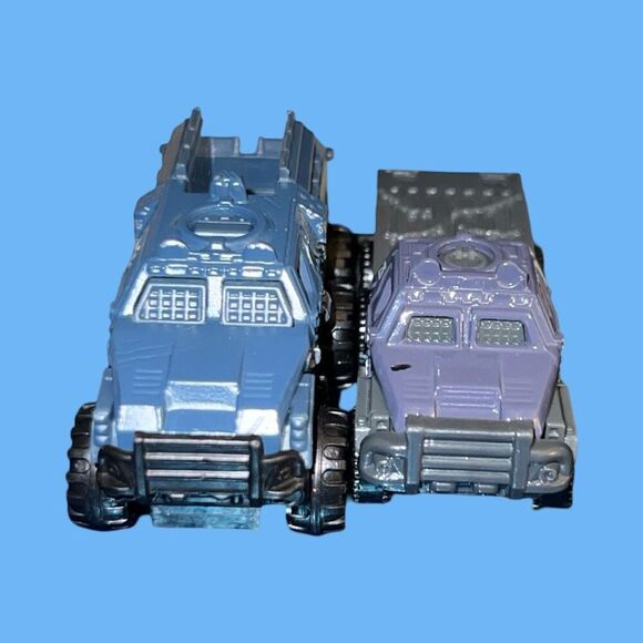 Hot Wheels Land Adventure Jurassic World Vehicle Bundled Velociraptor Dino B17 - Picture 3 of 10